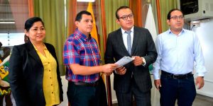 UEA ENTREGA PROYECTO DE REFORMA A LA LEY AMAZÓNICA PARA EL FORTALECIMIENTO DE LA EDUCACIÓN SUPERIOR