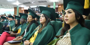 LA UEA GRADUÓ A 280 NUEVOS PROFESIONALES